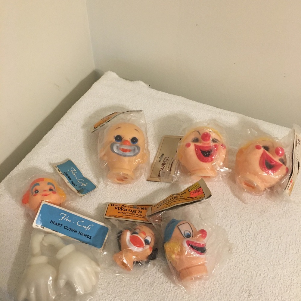 Vintage Wangs & Fibre Craft Clown Heads & Hands Lot of 7 NIP